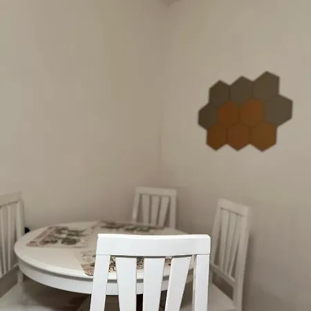 Blue Courtyard Not Valid 바리